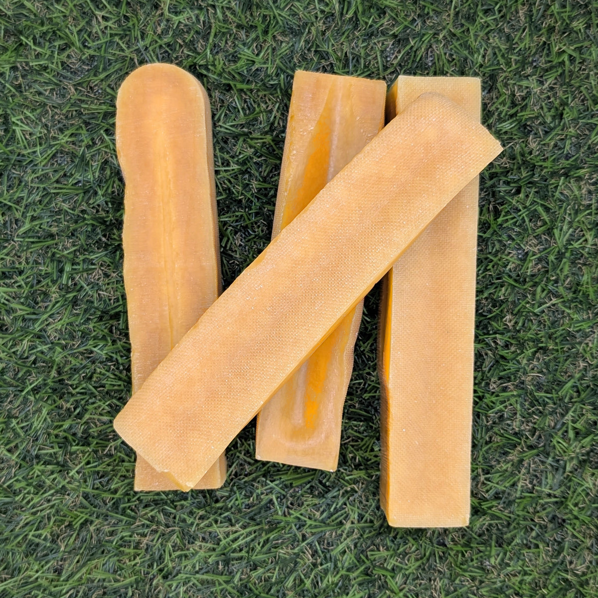 Mango Yak Chew Large (L)